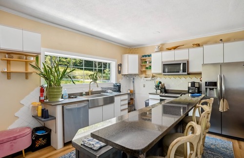 Morganton Cabin | Cozy getaway with deck, mountain views & hiking trails