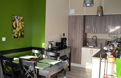 Vouvray Cottage | COZY GITE located between shops and leisure activities