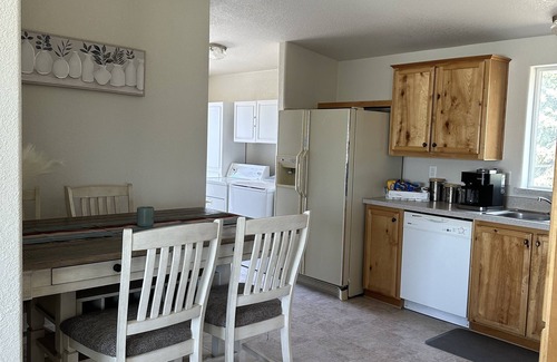 Bellevue Cottage | Cozy Guest Cottage