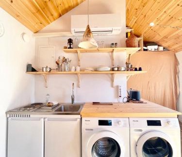 Nyhamn House | Cozy guest house in Lummelunda next to caves & sea