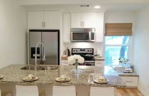 Houston Heights House | Cozy Heights Home 🌅🌄(Fenced, Yard, Garage)