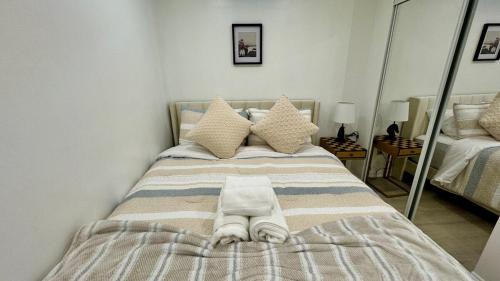 Erin Mills Apartment | Cozy Hidden Gem, Stylish 2BR with Sofa Bed