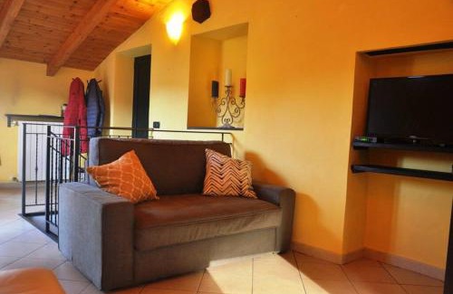 Menegu House | Cozy hillside getaway, spectacular view