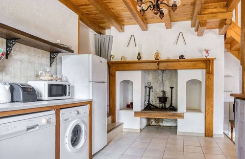 Loubejac House | Cozy Holiday Home in Loubejac near Forest
