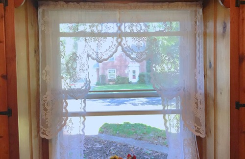 Lochearn House | Cozy home base for Mid-Atlantic tourism: Baltimore, D.C., Philly, Gettysburg