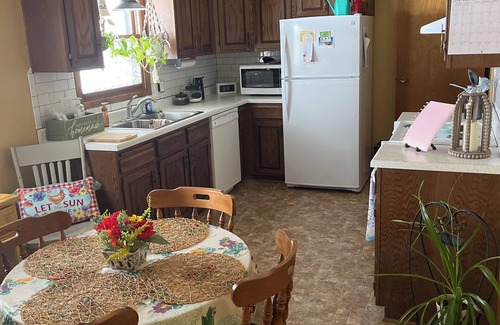 Platte City House | COZY HOME CLOSE TO WESTON, NASCAR, ROYALS, 30 MIN TO KANSAS CITY, 10 min to KCI