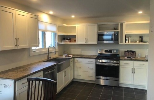 Hamilton House | Cozy Home Heart of the Village Near Golf & Colgate