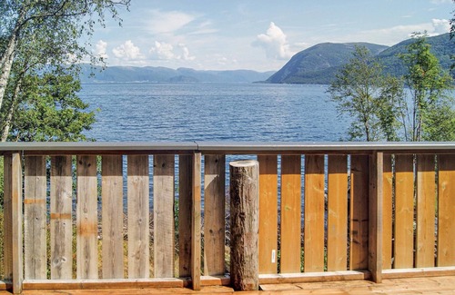 Brekke House | Cozy home in Brekke with WiFi