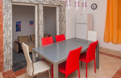 Cista Velika House | Cozy home in Cista Velika with WiFi