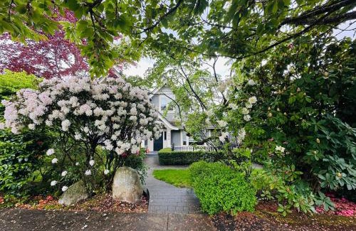 Dunbar House | Cozy Home in Dunbar