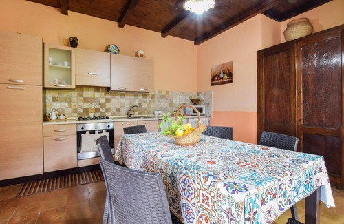 Gaggi House | Cozy home in Gaggi with jacuzzi