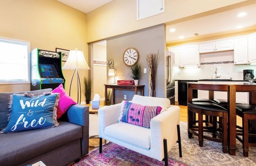Germantown House | Cozy Home in GTown! Close to Churchill Downs, UL & KY EXPO CTR! Priv Parking!