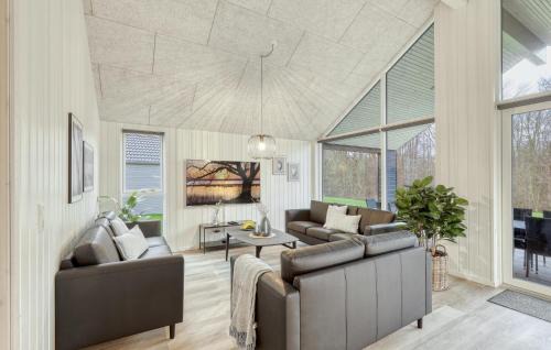 Jesendorf House | Cozy Home In Jesendorf With Sauna