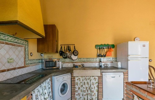La Cardenchosa House | Cozy home in La Cardenchosa with WiFi