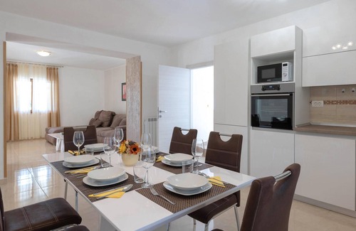 Sveta Nedelja House | Cozy home in Labin with WiFi