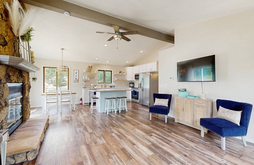 Nekoosa House | Cozy Home in Lake Arrowhead w/shared amenities such as pools, tennis, & golf