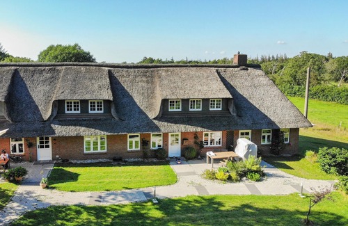 Langenhorn House | Cozy home in Langenhorn with WiFi