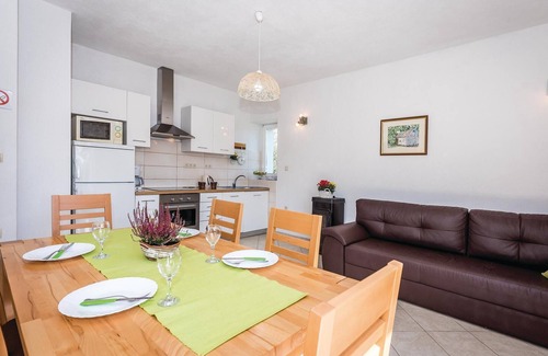 Puljane House | Cozy home in Necven with kitchen