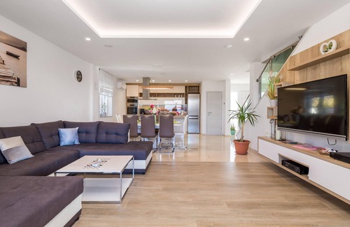 Punat House | Cozy home in Punat with sauna