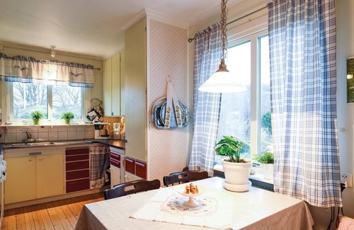 Roennaeng House | Cozy home in Rönnäng with WiFi