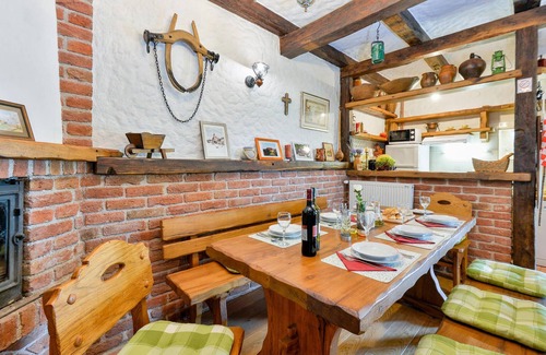 Jastrebarsko House | Cozy home in Slavetic with kitchen