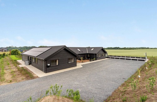 Lihme House | Cozy home in Spøttrup with WiFi