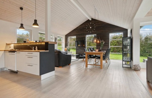 Remmer Strand House | Cozy home in Struer with WiFi