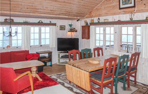 Atra House | Cozy Home In Tuddal With Kitchen
