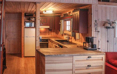 Atra House | Cozy Home In Tuddal With Kitchen