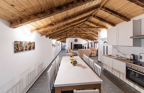 Trilj House | Cozy home in Ugljane with WiFi