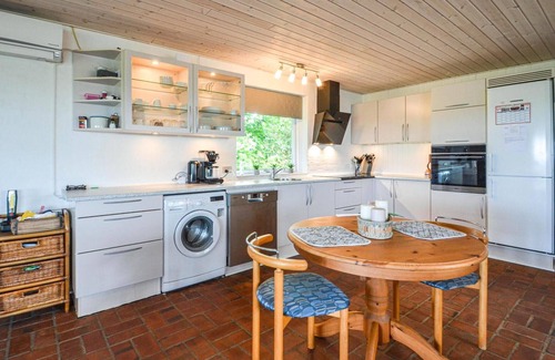 Vinderup House | Cozy home in Vinderup with WiFi