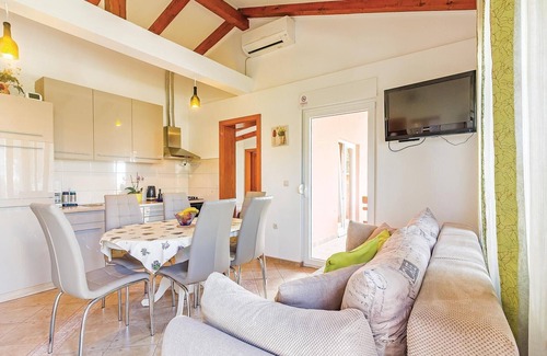 Peroj House | Cozy home in Vodnjan with WiFi