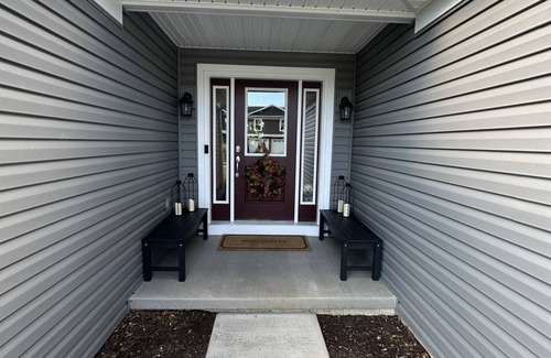 Bellefonte House | Cozy Home minutes to State College, Penn State & Historic Bellefonte. Sleeps 14