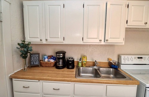 Near South House | Cozy Home | Near Downtown | 5 beds