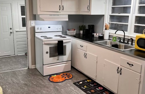 Brooklet House | Cozy Home Near GSU/Walk to Food, Shop & Chill