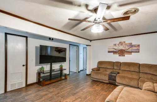 Amarillo House | Cozy Home with Fire Pit Drive to Palo Duro Canyon!