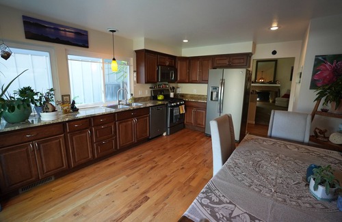 Arvada House | Cozy House + Adventure Pad to Downtown Denver or the Rockies