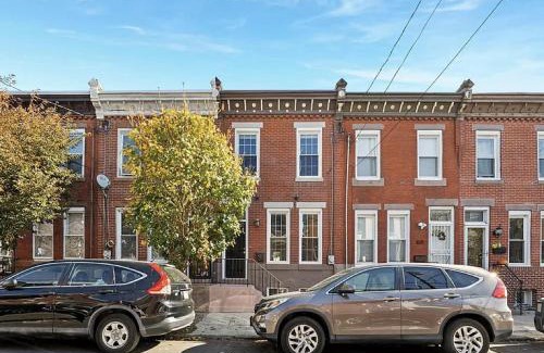 Newbold House | Cozy House at South Philly New Bold