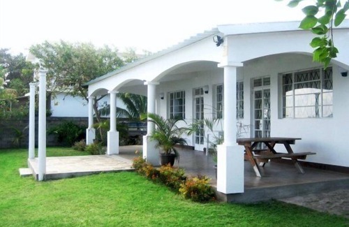 Port Louis House | Cozy House By The Sea