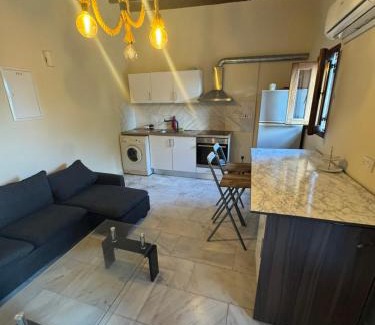 Marathounta Apartment | cozy house with indoor fireplace