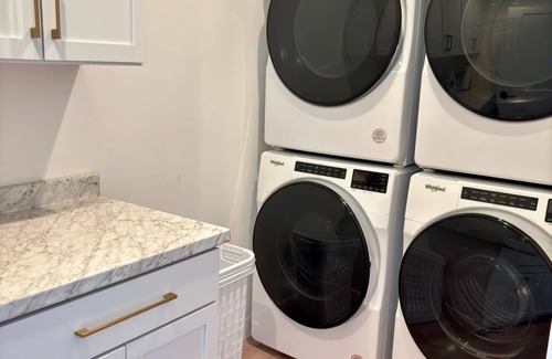 Town of Kirkland Apartment | Cozy, inviting, brand-new studio ideal for individuals and/or couples