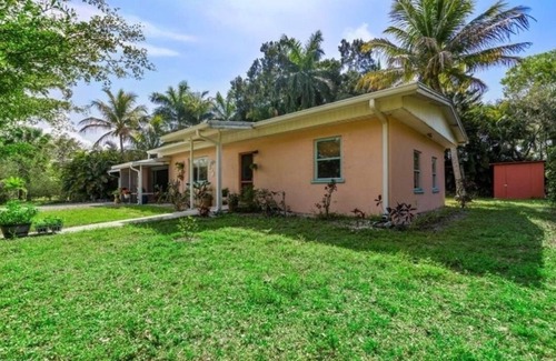 Pine Island Center House | Cozy Island home, pet friendly