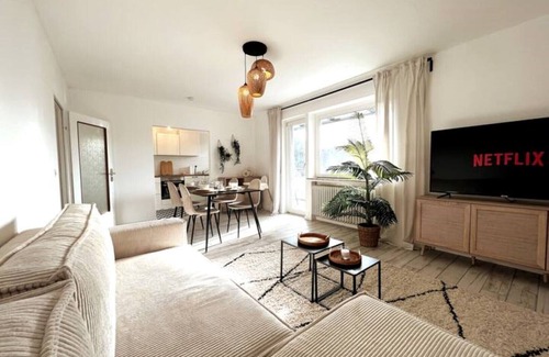 Bad Homburg v.d. Hoehe Apartment | Cozy-Livings/subway, parking space, balcony, kitchen