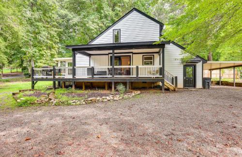 Hayesville House | Cozy Lake Chatuge Getaway, Walk to Water!