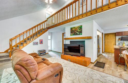 Hayesville House | Cozy Lake Chatuge Getaway, Walk to Water!