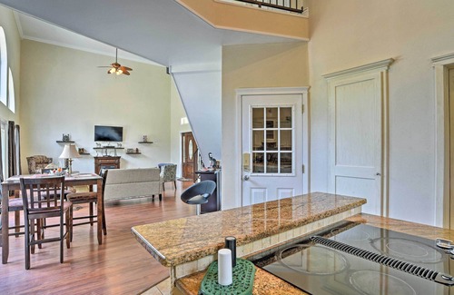 Benton House | Cozy Lakefront Benton Home ~ 20 Mi to Shreveport!