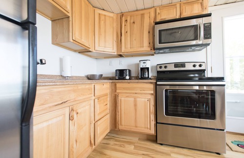 Jeddo House | Cozy Lakefront Cottage - Gorgeous Views of Lake Huron!