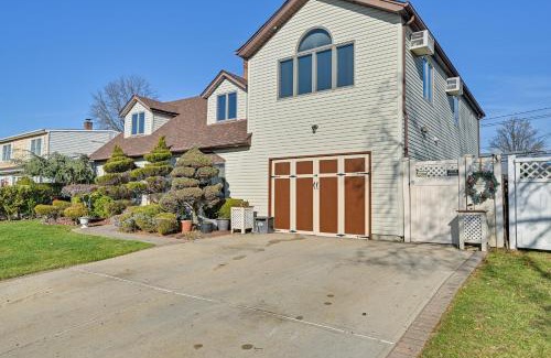 Levittown Apartment | Cozy Levittown Apartment Full Kitchen and Smart TV!