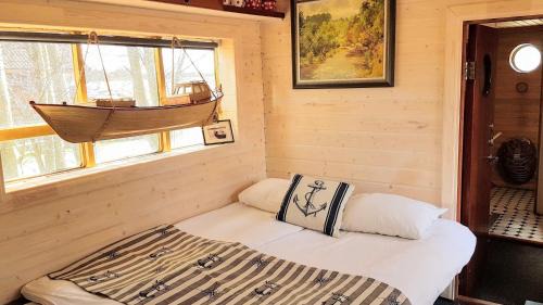 Parnu House | Cozy little house with sauna on a fishing boat