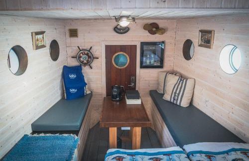 Parnu House | Cozy little house with sauna on a fishing boat
